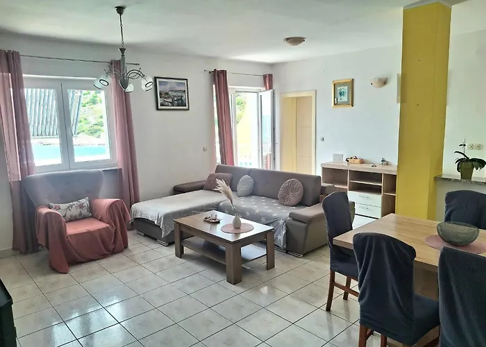 Uvala Murtar يزيرا